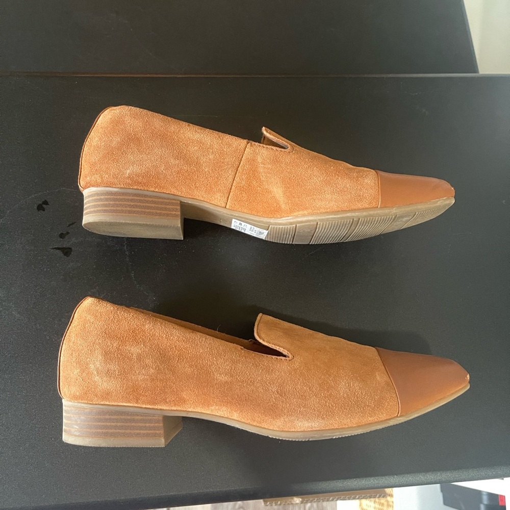 Suede and Leather Clarks Loafers with Square Toe - Picture 6 of 9